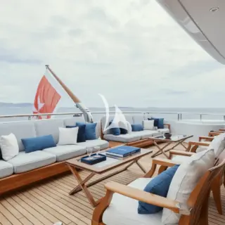 Bridge deck aft