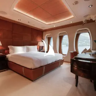 SUNRAYS main deck double portside