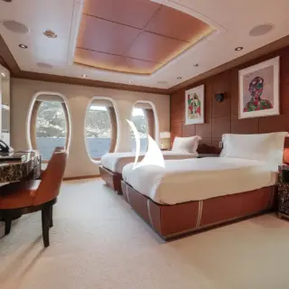 SUNRAYS main deck twin portside