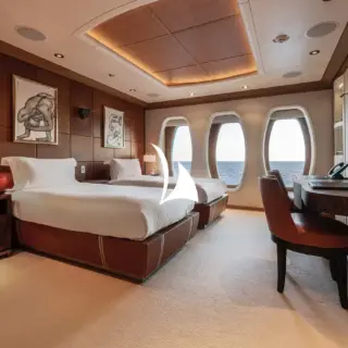 SUNRAYS main deck twin starboard