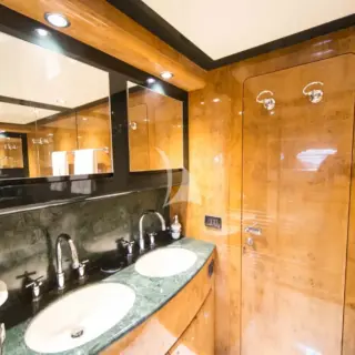 Master Ensuite Head