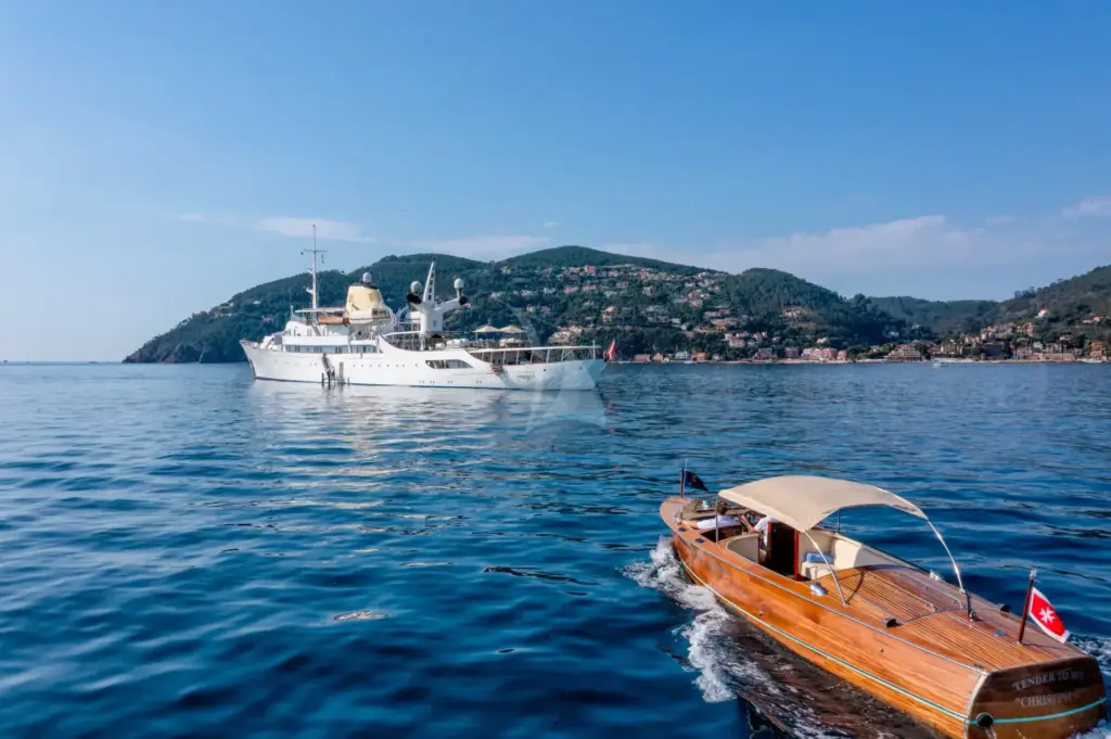 CHRISTINA O - Image 4