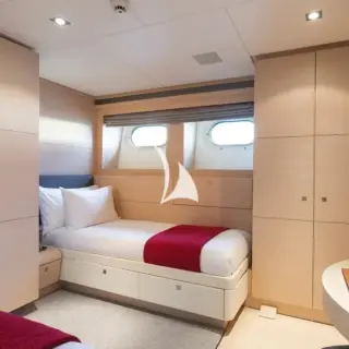 Lower deck convertible twin/double cabin