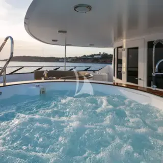 Sun Deck Jacuzzi 2