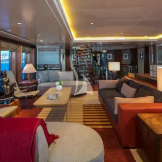 Upper Deck Salon 4