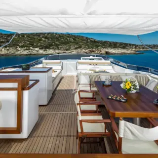 Upper deck full view