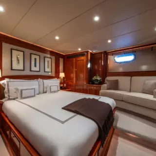 S/Y GENEVIEVE, Double with en suite