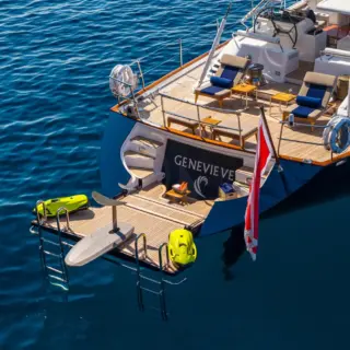 S/Y GENEVIEVE, Lifestyle