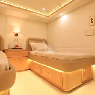 Twin cabin