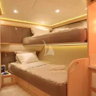 Guest cabin