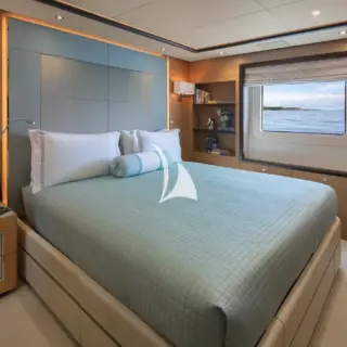 Double guest cabin