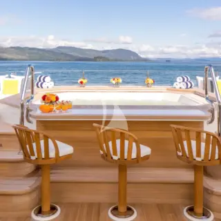 Sundeck Jacuzzi