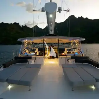 Convertible lounge/sunbed area