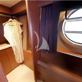 Master Cabin walk in closet