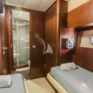 Twin suite