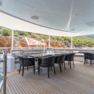 Upper deck