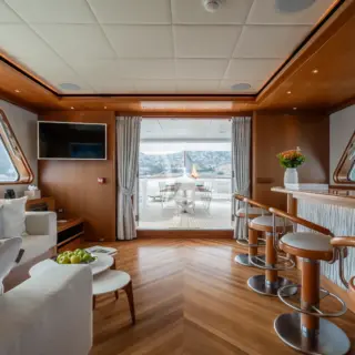 Bridge deck bar and lounge area