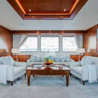 Main saloon lounge