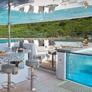 Jacuzzi bar