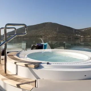Sundeck Jacuzzi