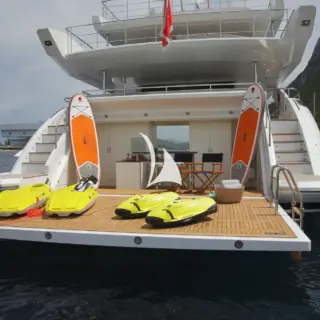 Watersports & toys