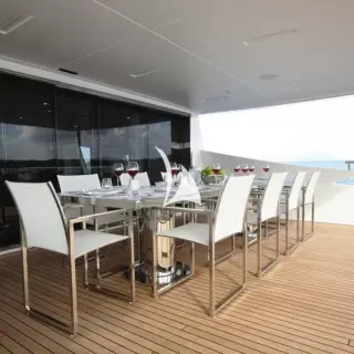 Upper deck exterior dining