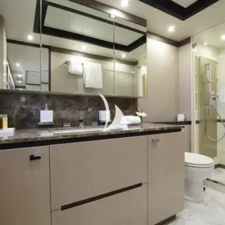 Guest shower room