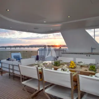 Sun deck dining