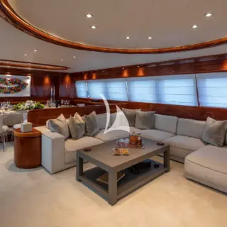 Salon & Dining