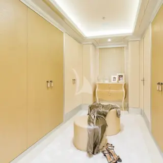 Principal Cabin Dressing Room