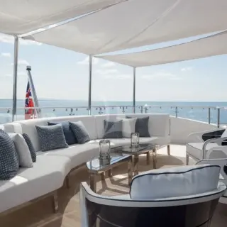 Skylounge Deck - Jan. 2023: settee cushions are now a stunning deep blue shade