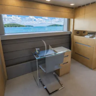'H - Dedicated office space in the Master Stateroom