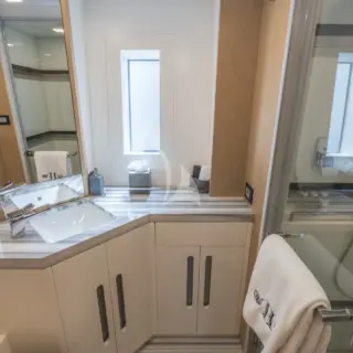'H - King Stateroom bath #1