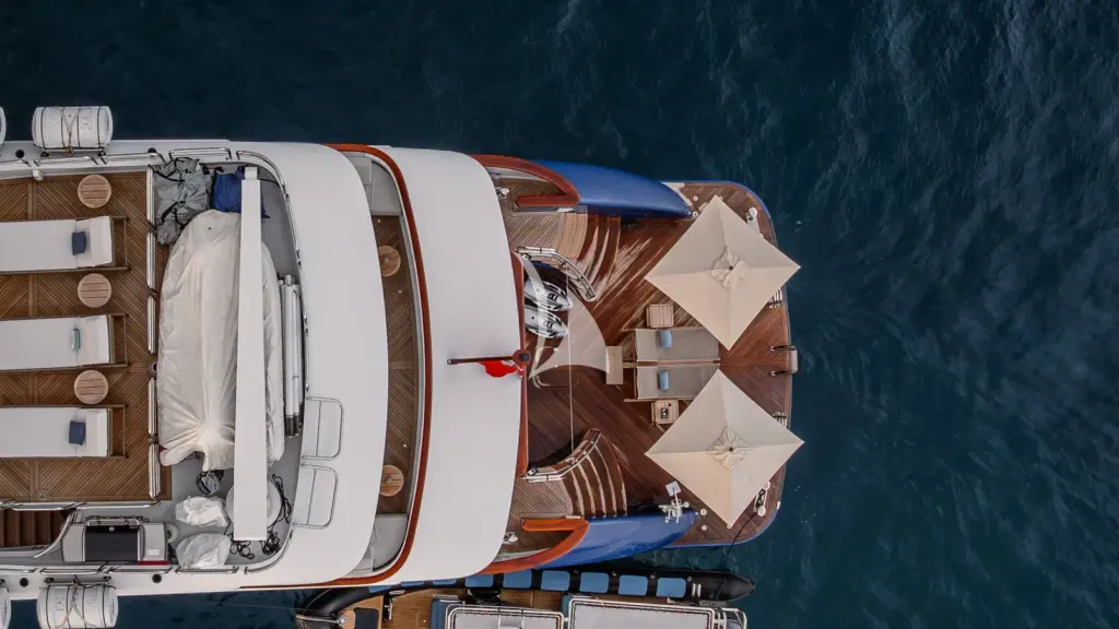 DIRT POOR - Swim Platform