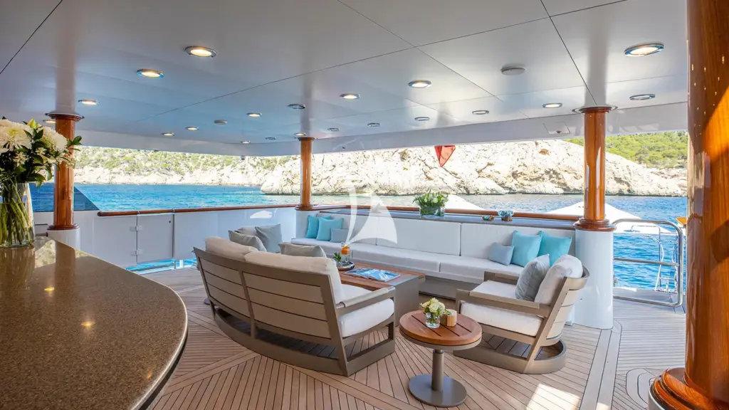 DIRT POOR - Main aft deck