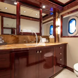 Guest cabin- ensuite