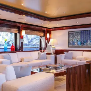 Main deck- salon