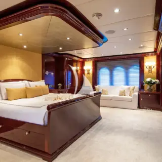 Main cabin