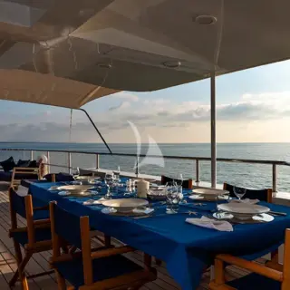 Al fresco dining on the sun deck III