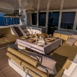 FLO - Aft deck dining area