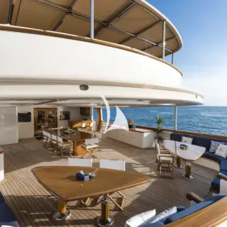 Main deck aft