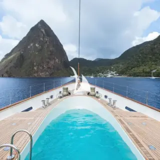 Foredeck pool