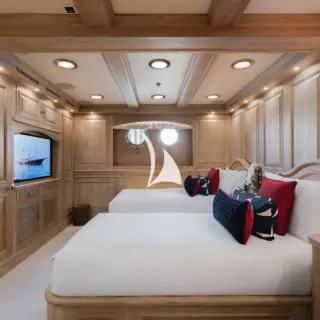 Guest convertible cabin
