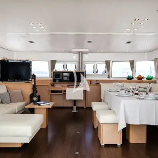 Saloon General view