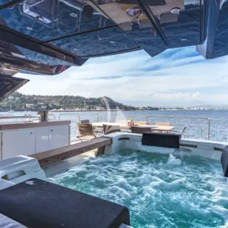 Deck Jacuzzi