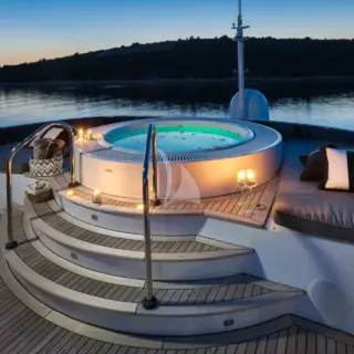 JACUZZI
