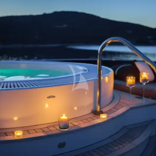 JACUZZI