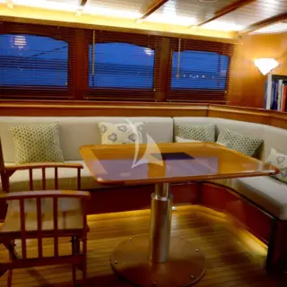 Deck Salon