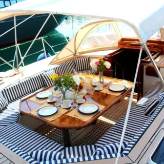 Dining al fresco b