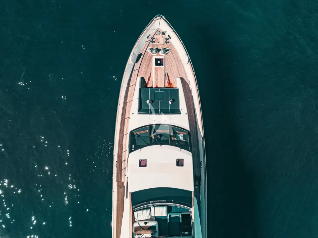 Lady Amanda - Aerial view of exterior